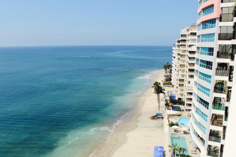 chambre-hote-ROQUEBRUNE CAP MARTIN-min_beach_ocean_shore_hotel_palm_tree-33726